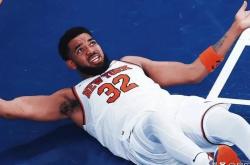 开云sport-澳大利亚男篮强势尼克斯,利拉德统治全场