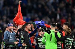 开云体育官网-欧洲冠军联赛8强激战正酣，火爆对决引全球瞩目