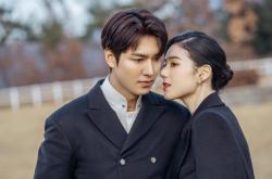 开云体育APP下载-巨人肩上的悬崖，文班亚马如何将整个尼克斯扛过生死线