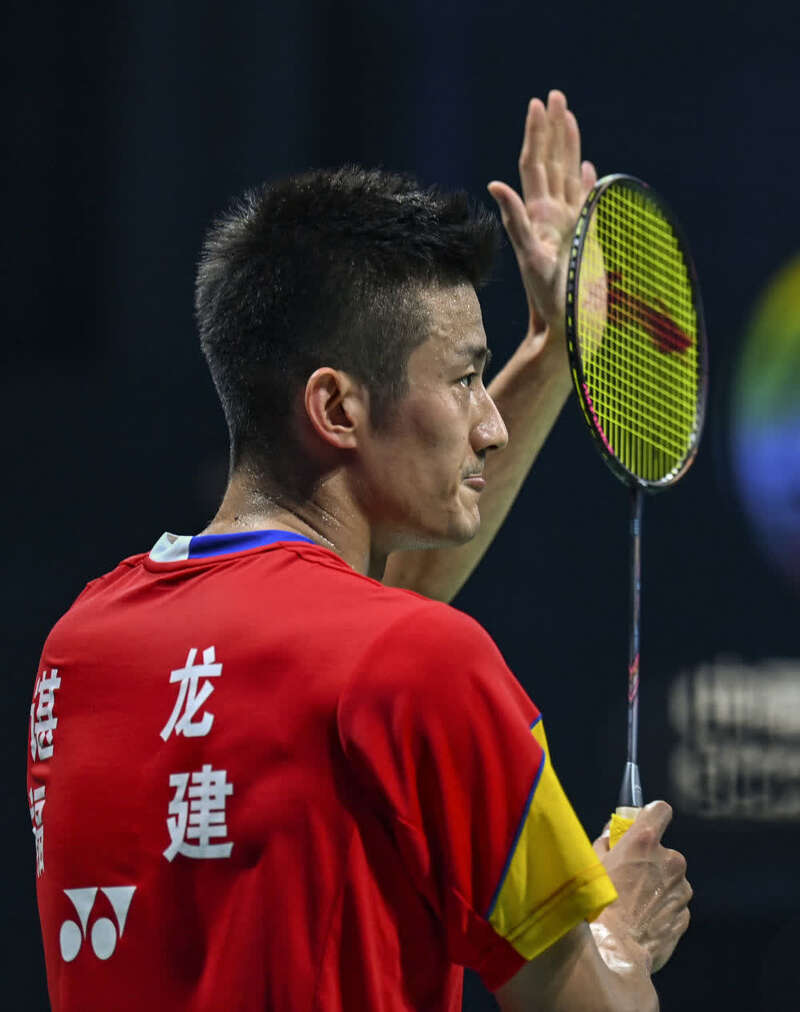 日本羽毛球队翻盘法国羽毛球队，谌龙爆发神勇