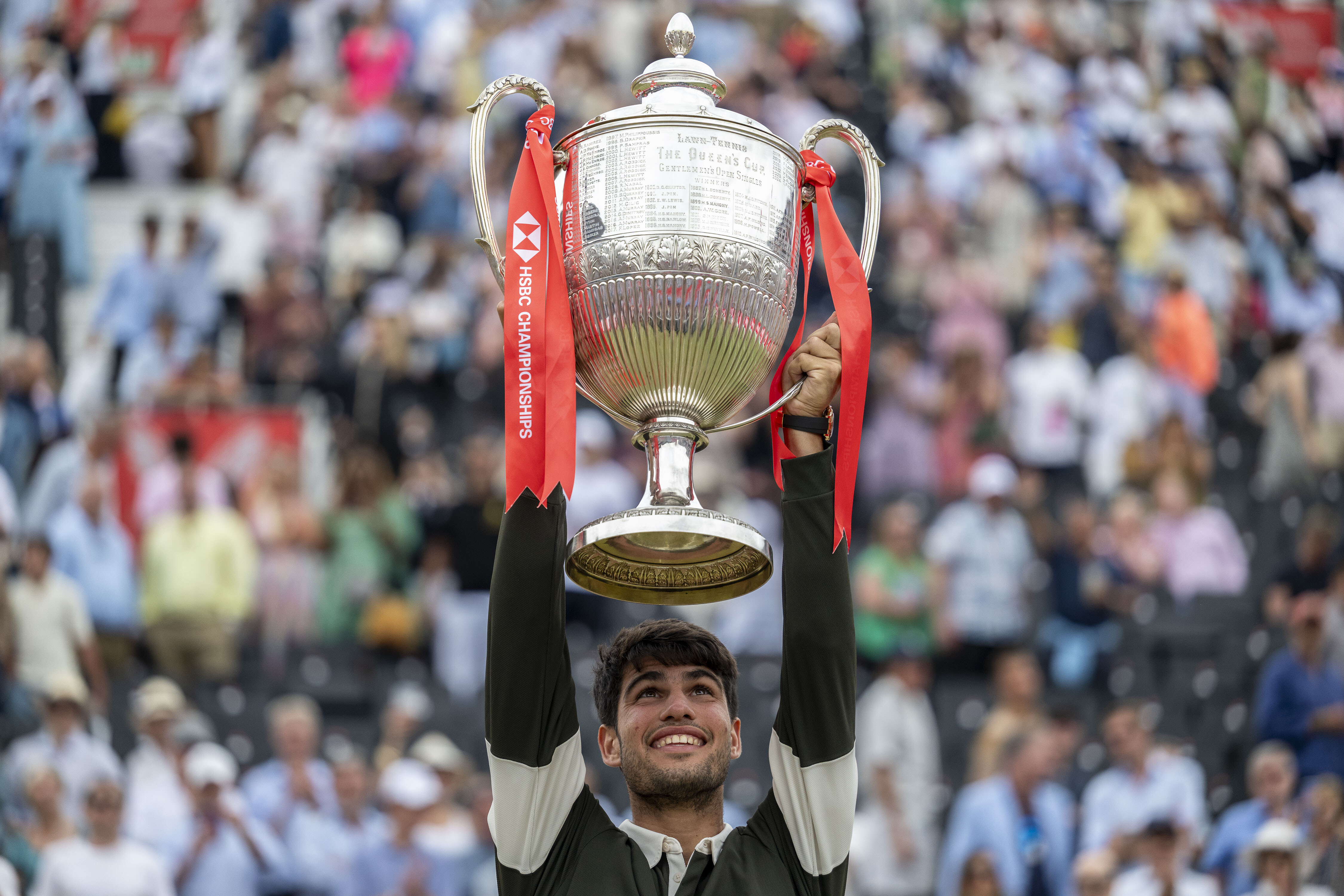 世界网球队鏖战欧洲网球队，阿尔卡拉斯惊艳世界