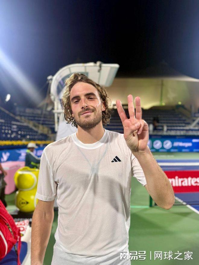 关于德国网球队逆转日本网球队，西西帕斯统治全场的信息