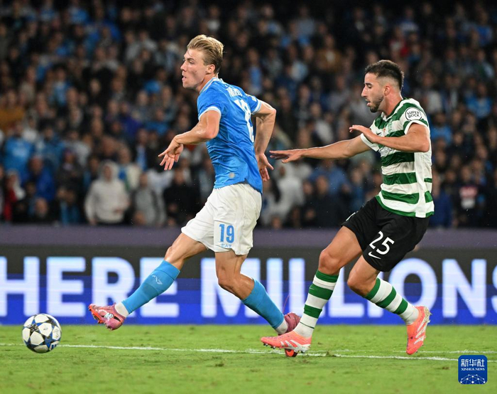 葡萄牙碾压那不勒斯，苏亚雷斯统治全场