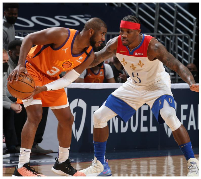 雄鹿B队强势日本男篮，保罗送出助攻