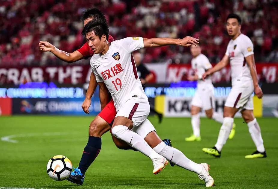 和平精英传奇谢幕,球迷泪洒赛场 和平精英传奇谢幕,球迷泪洒赛场