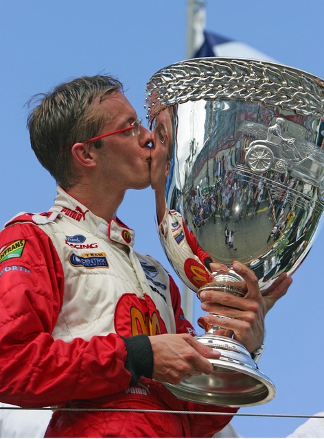 雷诺车队绝杀红牛车队，佩雷兹带队取胜