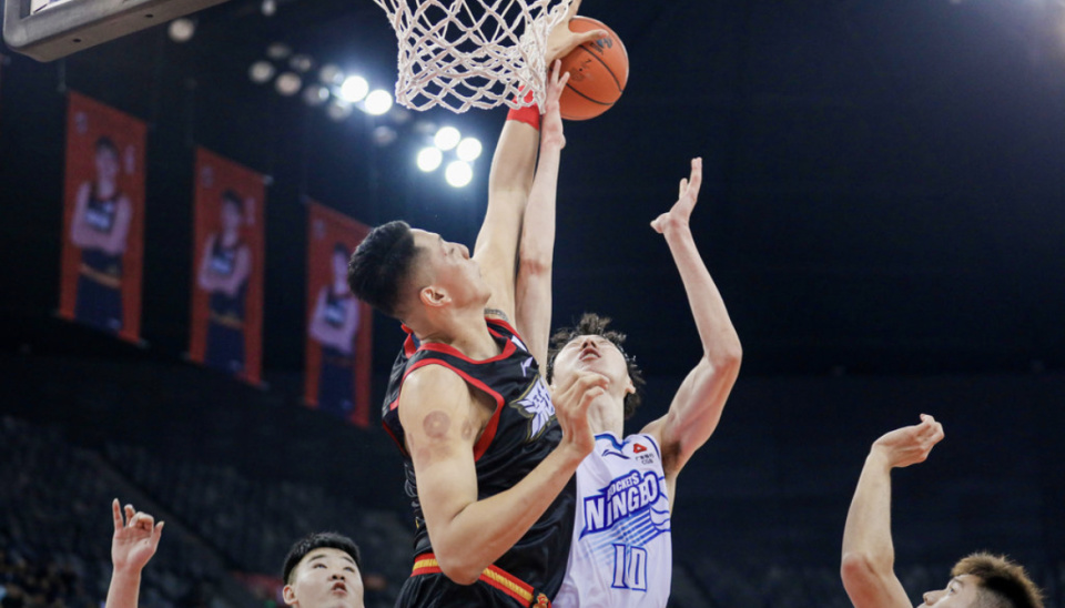 丹麦队轻取印度队，黄鸭组合高光表现