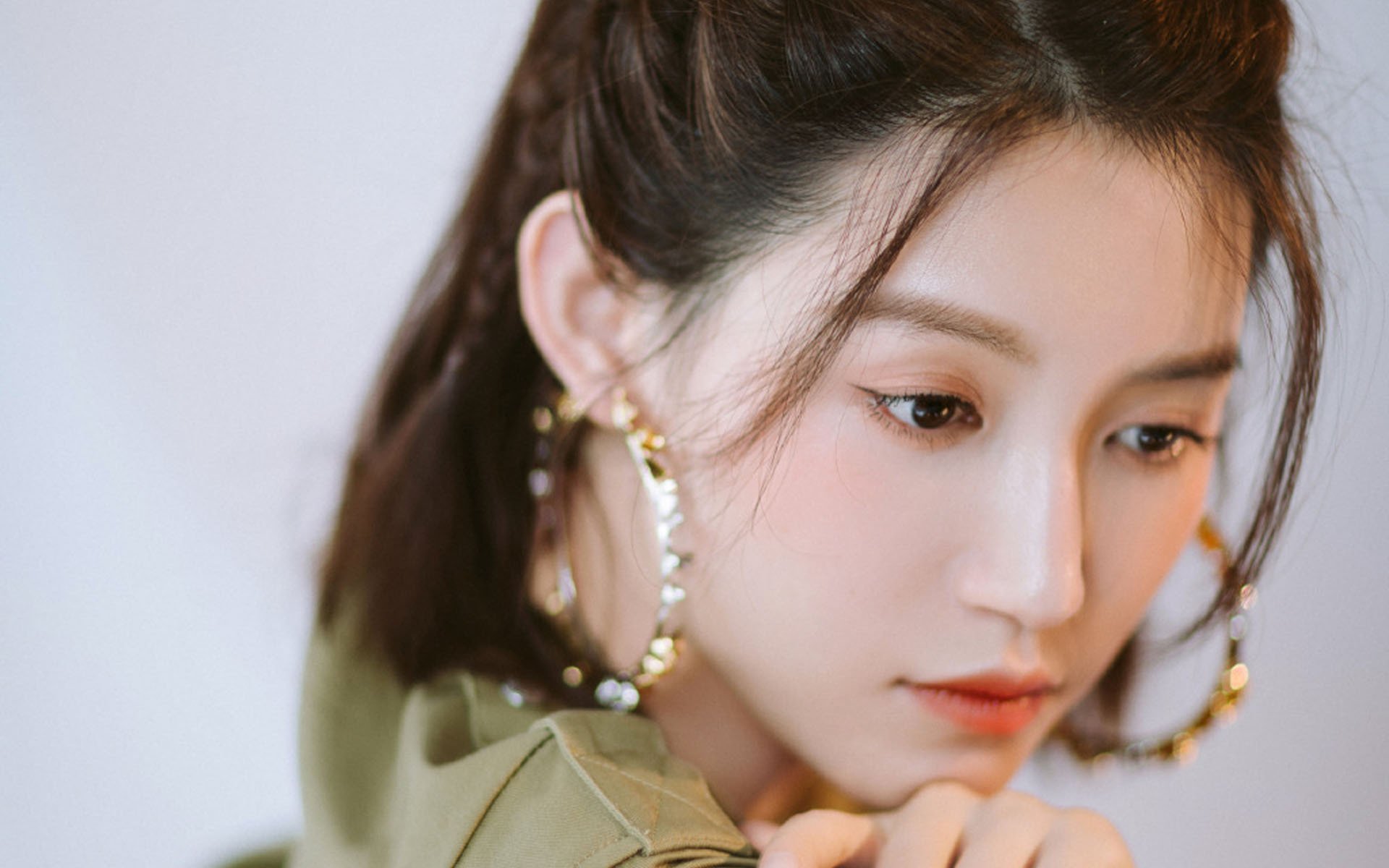 佩德里独舞与高原雄鹰的集体翱翔,绿茵场上同样响亮的证明之战