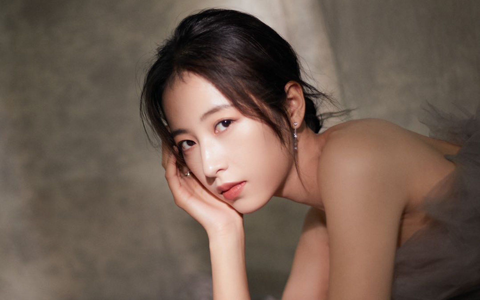 F1街道赛之夜,加维在焦点战中冲破极限,证明自己