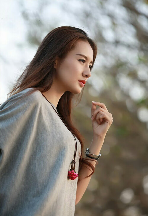 裁判哨响间的战略博弈，当雄鹿与凯尔特人对决，哈登式攻防转换思维的无形在场